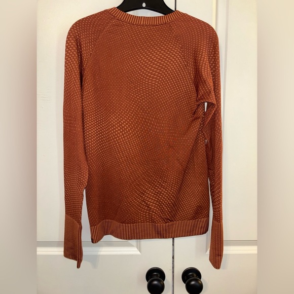 Women’s rust/gold polka dot restless Lululemon pullover - Picture 2 of 3